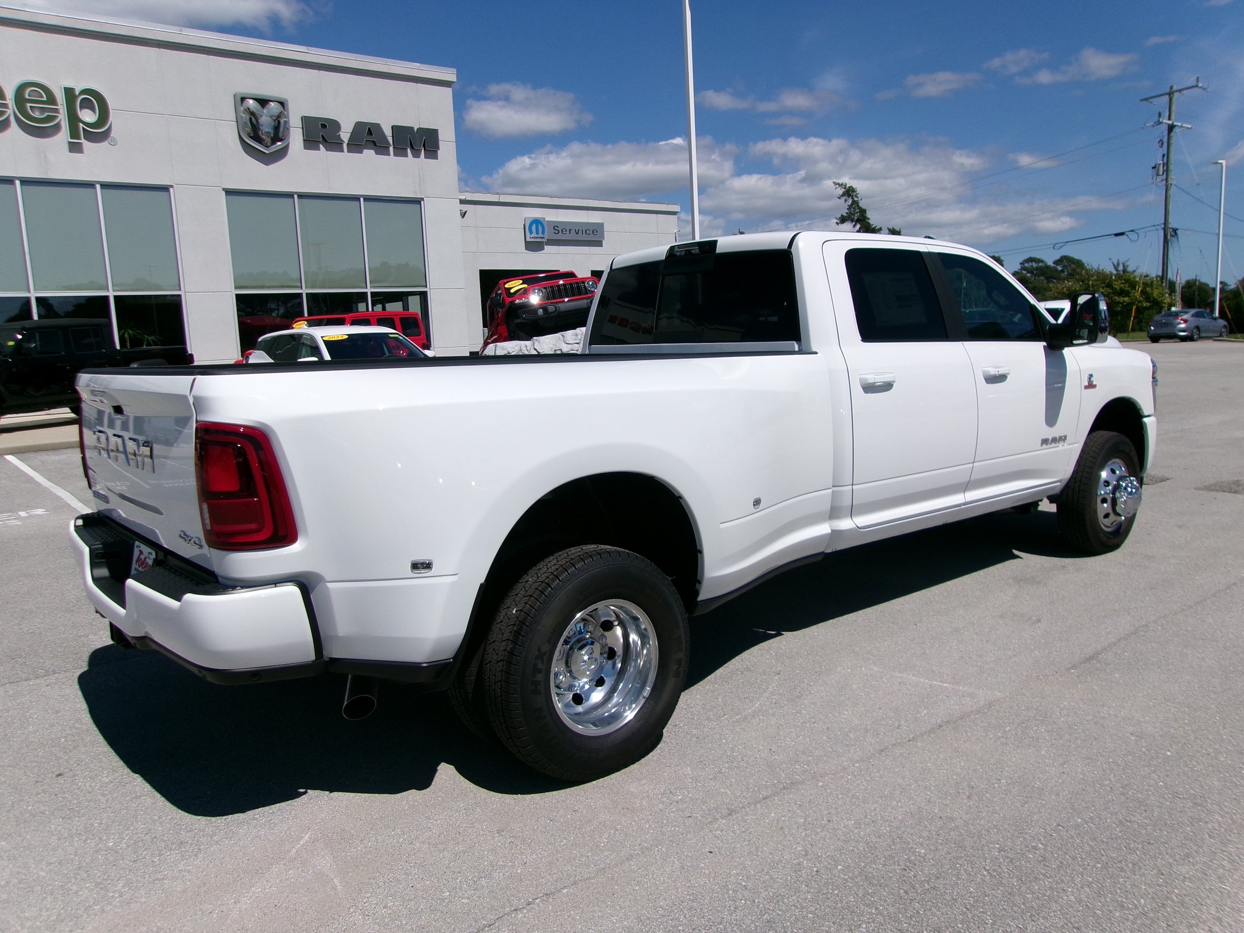New 2026 RAM 3500 Laramie AWD/4WD image 3