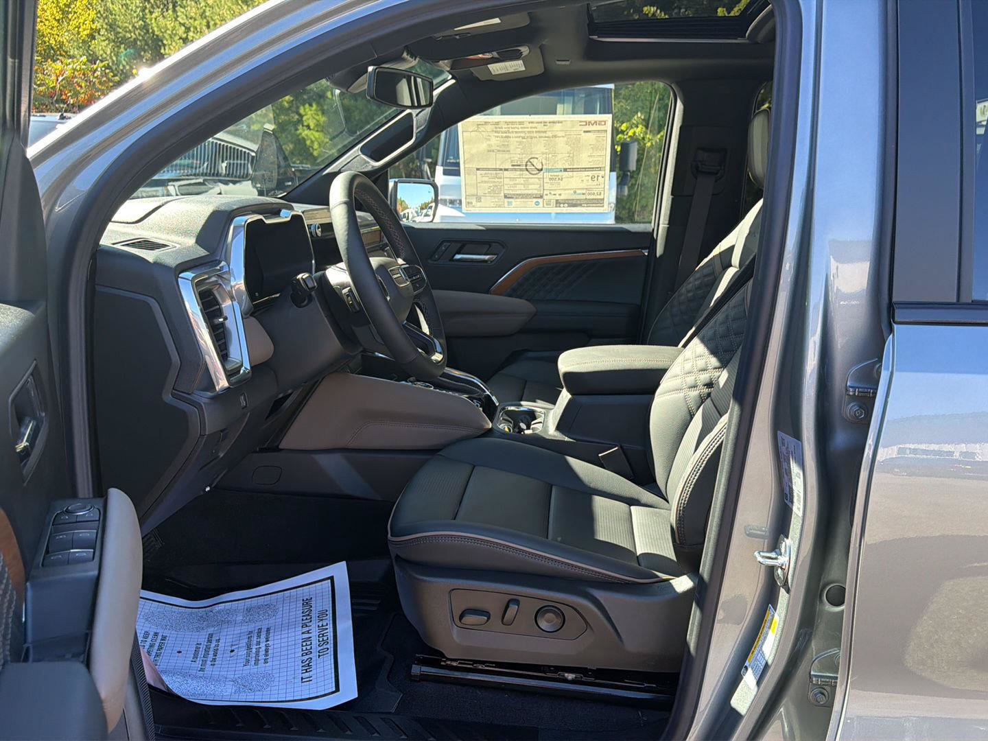 New 2026 GMC Canyon Denali AWD/4WD image 9