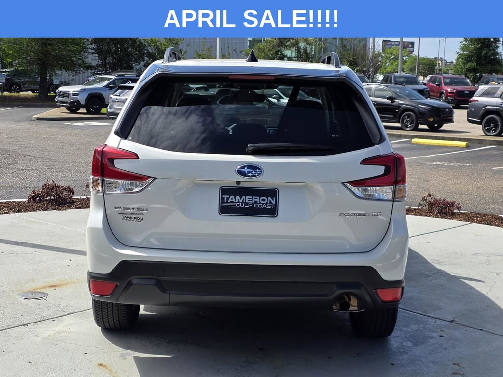 Used 2024 Subaru Forester Premium image 3