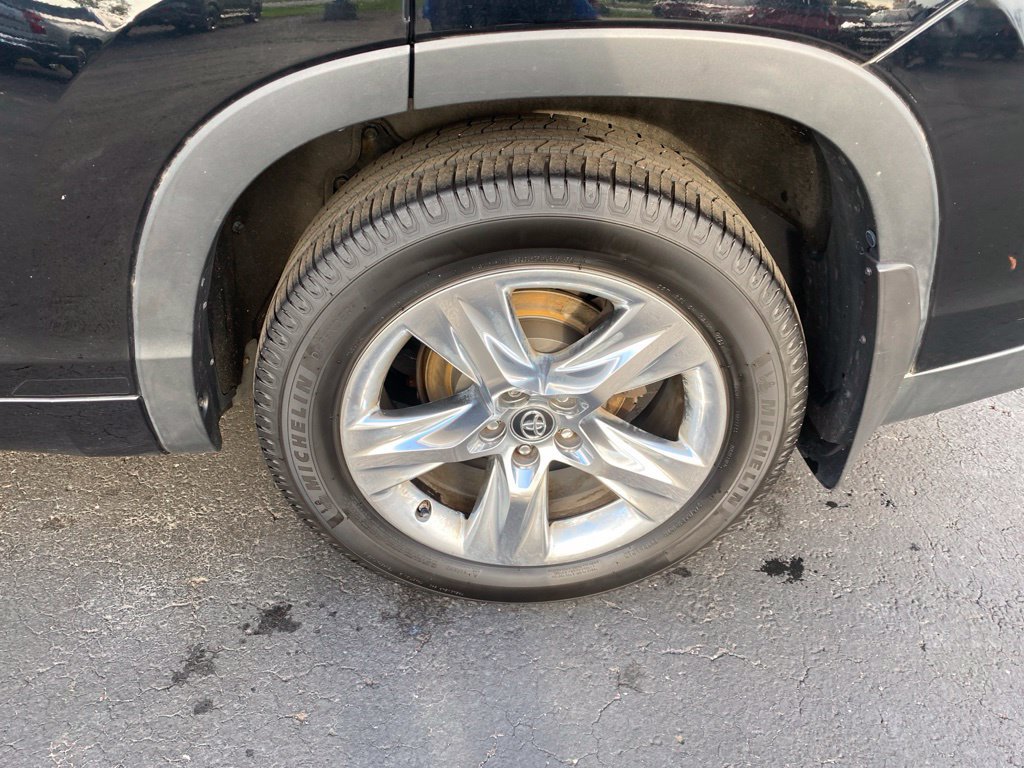 Used 2018 Toyota Highlander Limited w/ Protection Package #3 AWD/4WD image 15