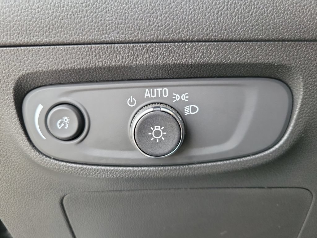 Certified 2024 Buick Encore GX Preferred AWD/4WD image 19