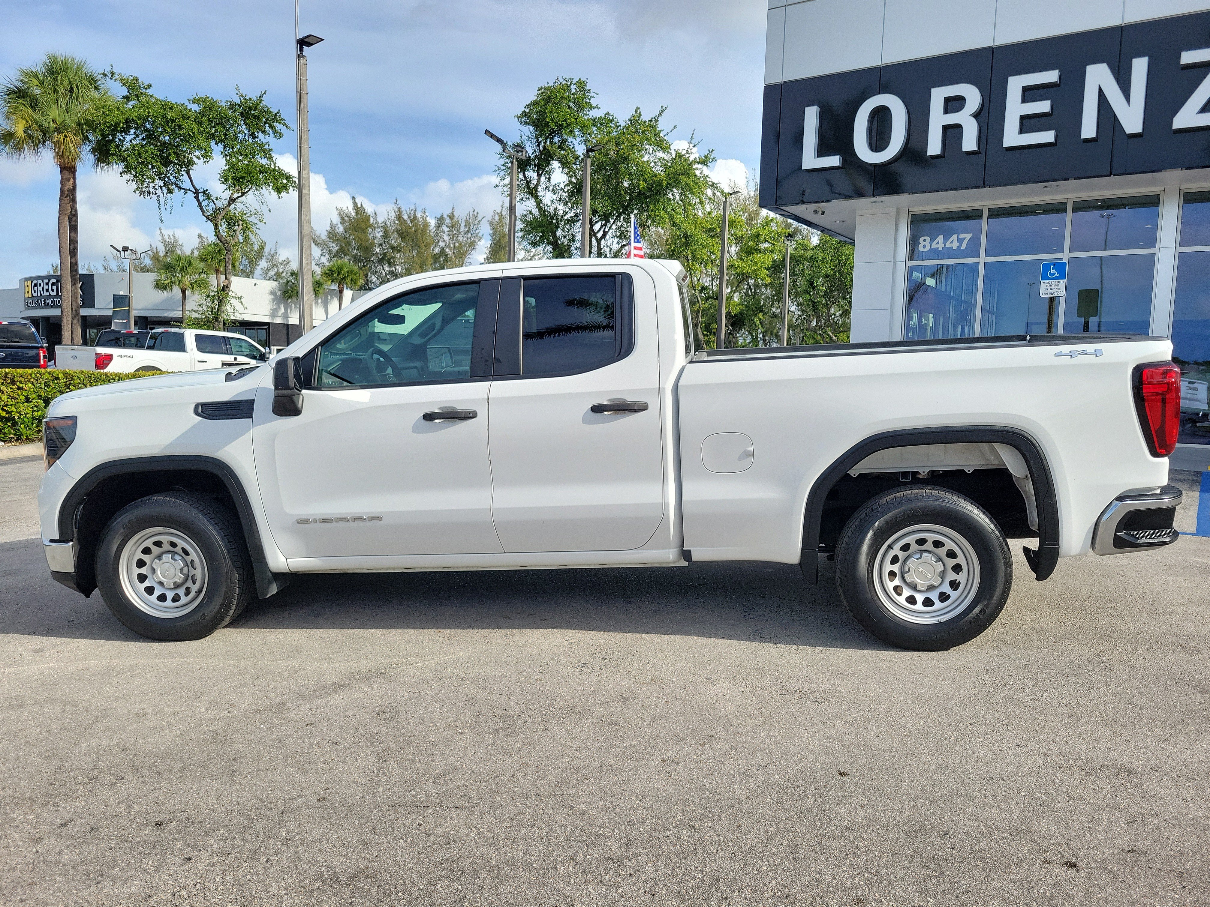 Used 2023 GMC Sierra 1500 Pro w/ Pro Value Package AWD/4WD image 8