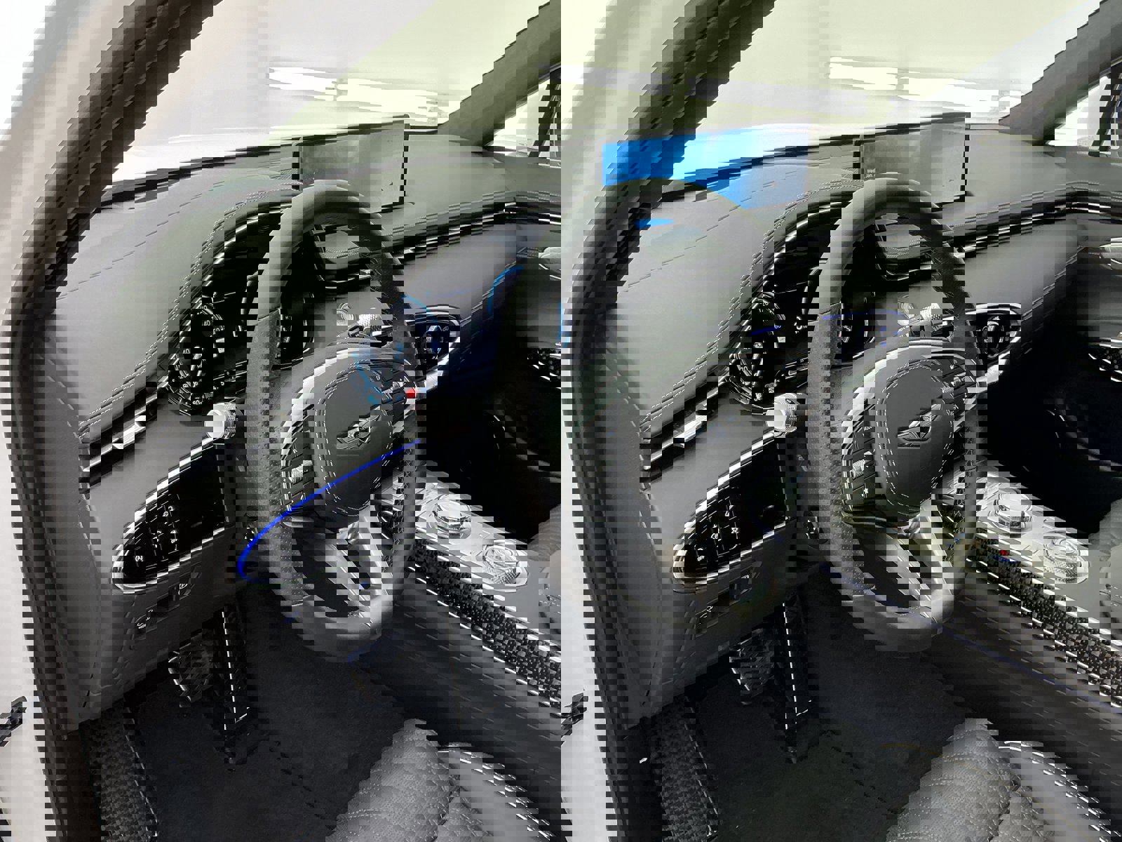 Used 2025 Genesis GV70 3.5T Sport w/ Sport Prestige Package image 13