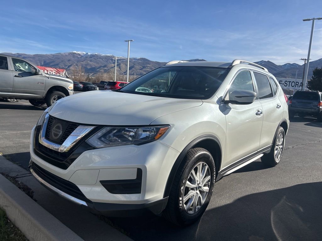 Used 2017 Nissan Rogue SV image 12