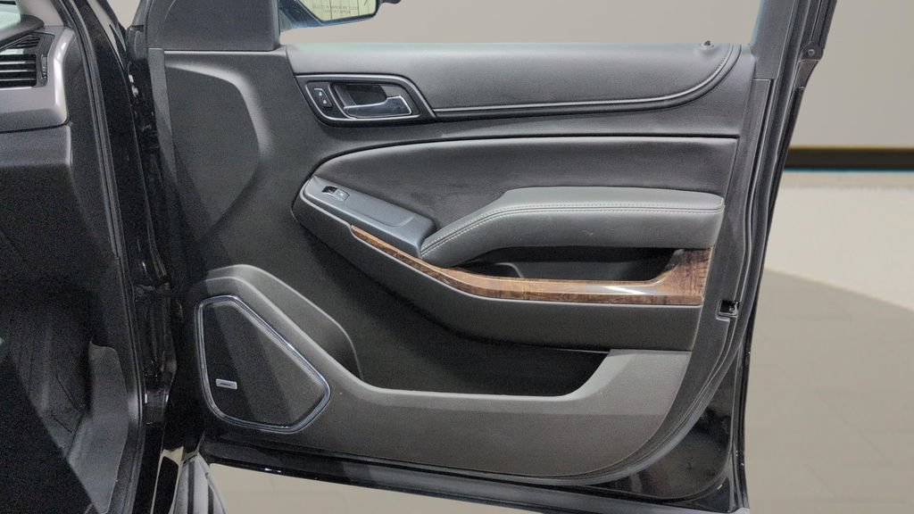 Used 2019 Chevrolet Tahoe LT w/ Luxury Package AWD/4WD image 25