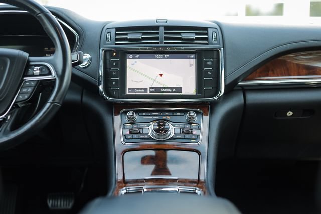 Used 2020 Lincoln Continental AWD w/ Premium Package image 24