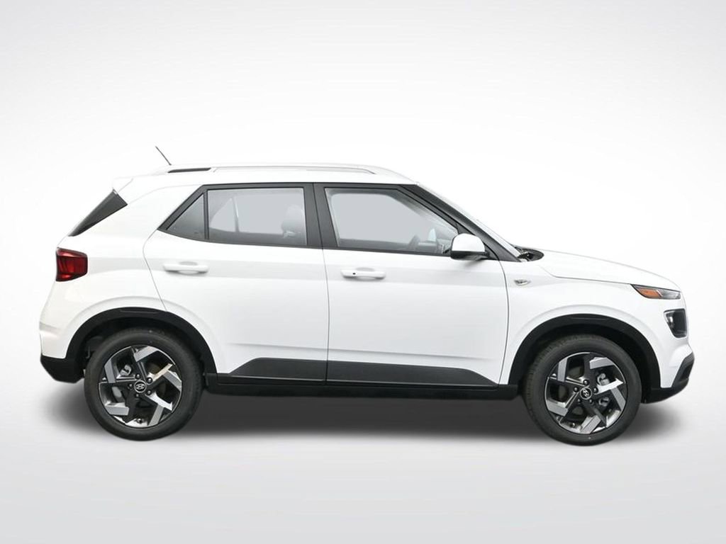 New 2026 Hyundai Venue SEL FWD image 7