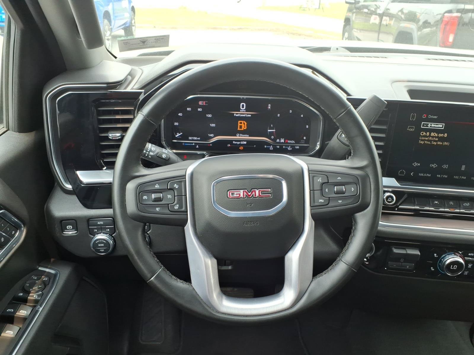 Used 2025 GMC Sierra 1500 SLT AWD/4WD image 9