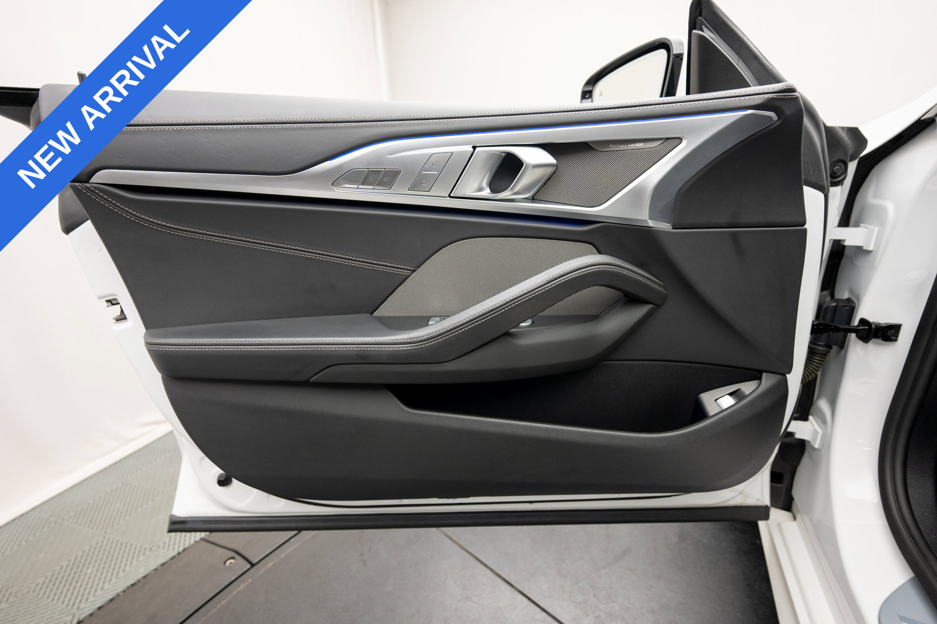 Used 2025 BMW 840i xDrive AWD/4WD image 32