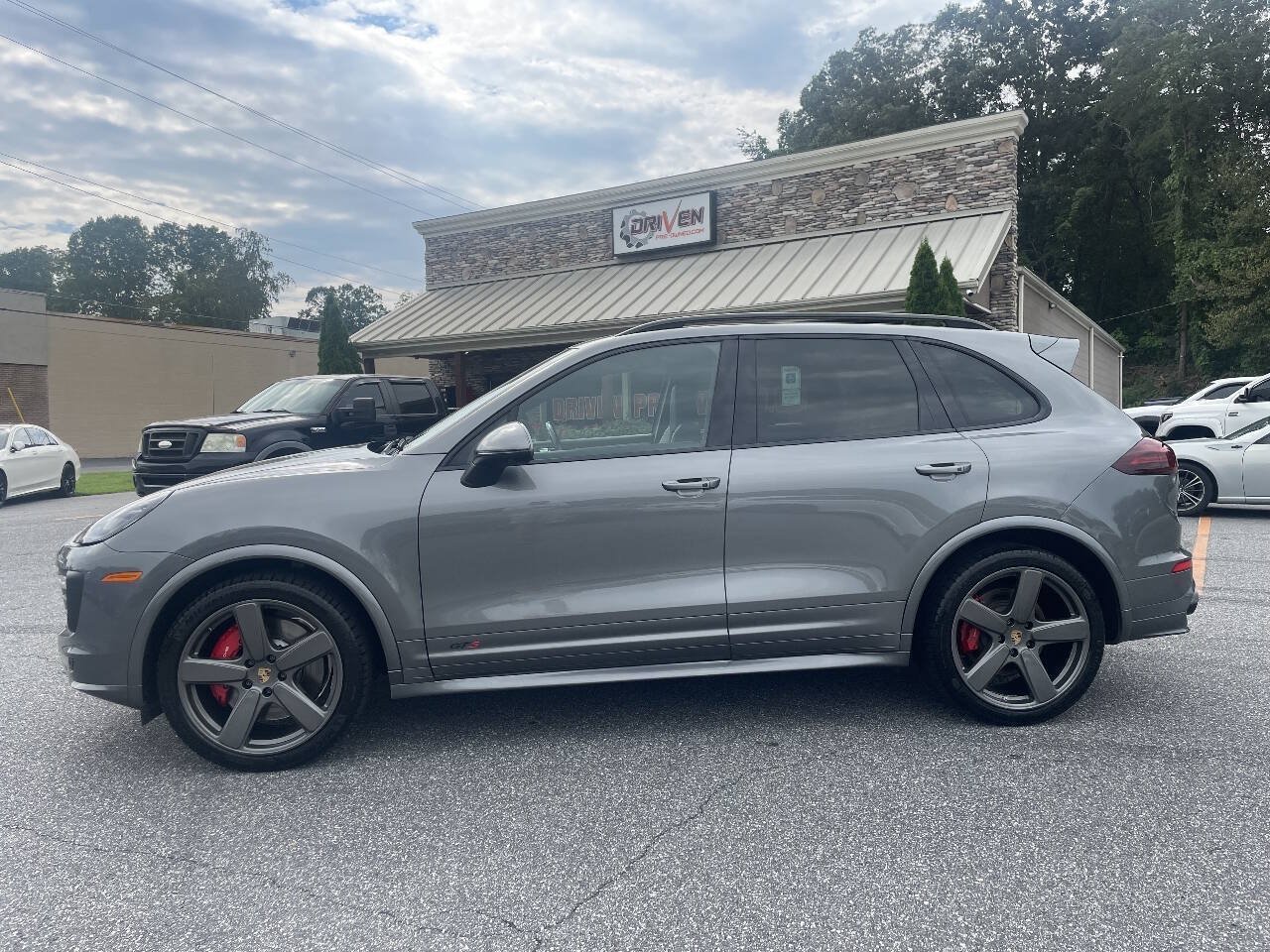 Used 2016 Porsche Cayenne GTS AWD/4WD image 1
