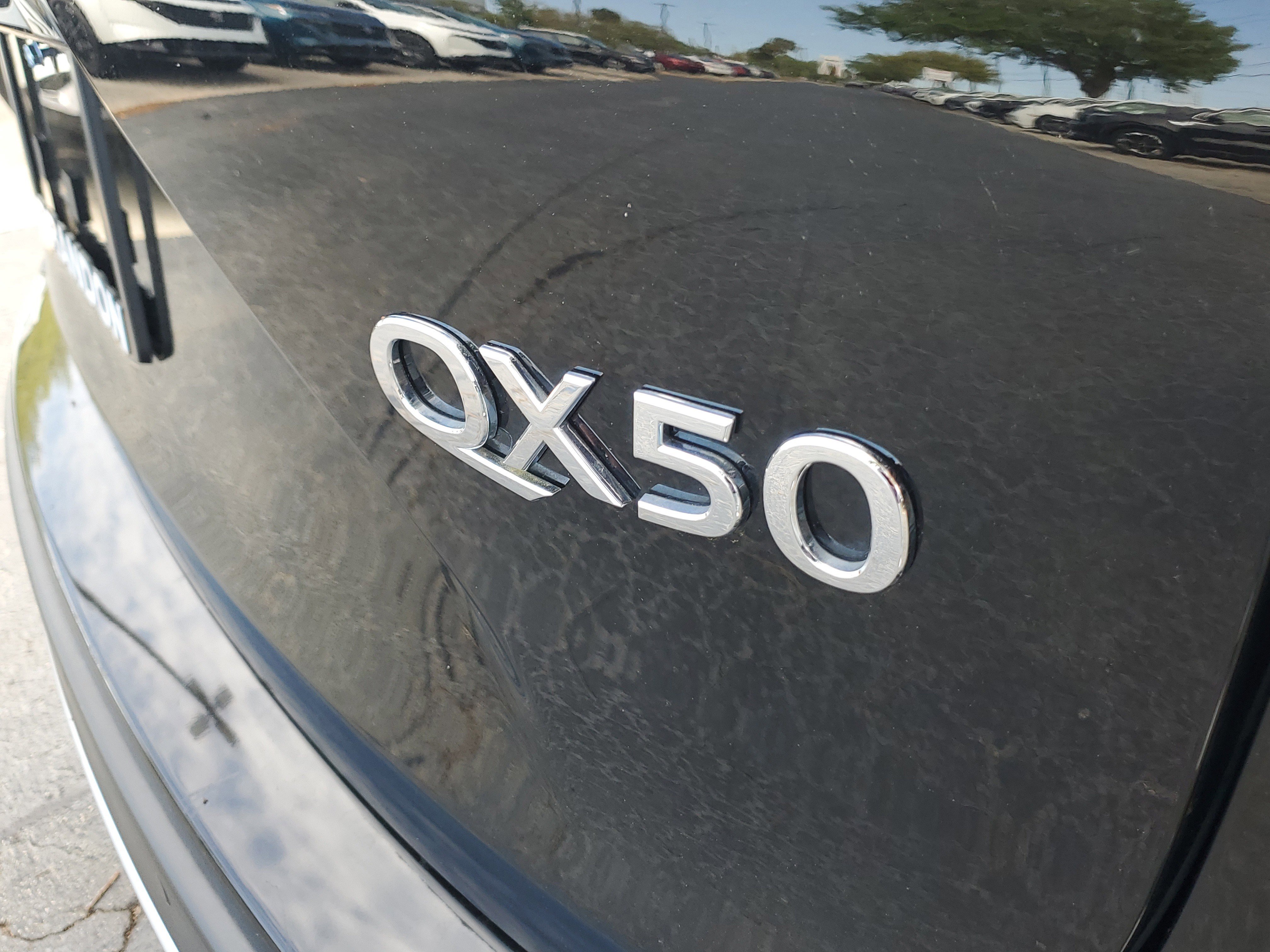 Used 2023 INFINITI QX50 Luxe FWD image 8