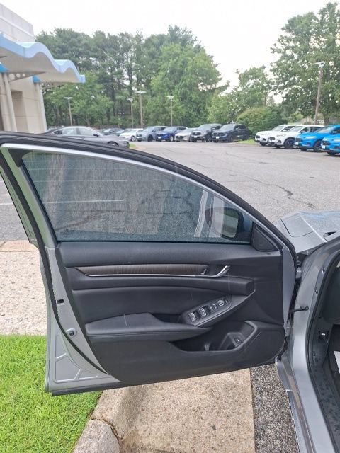 Used 2019 Honda Accord EX image 9