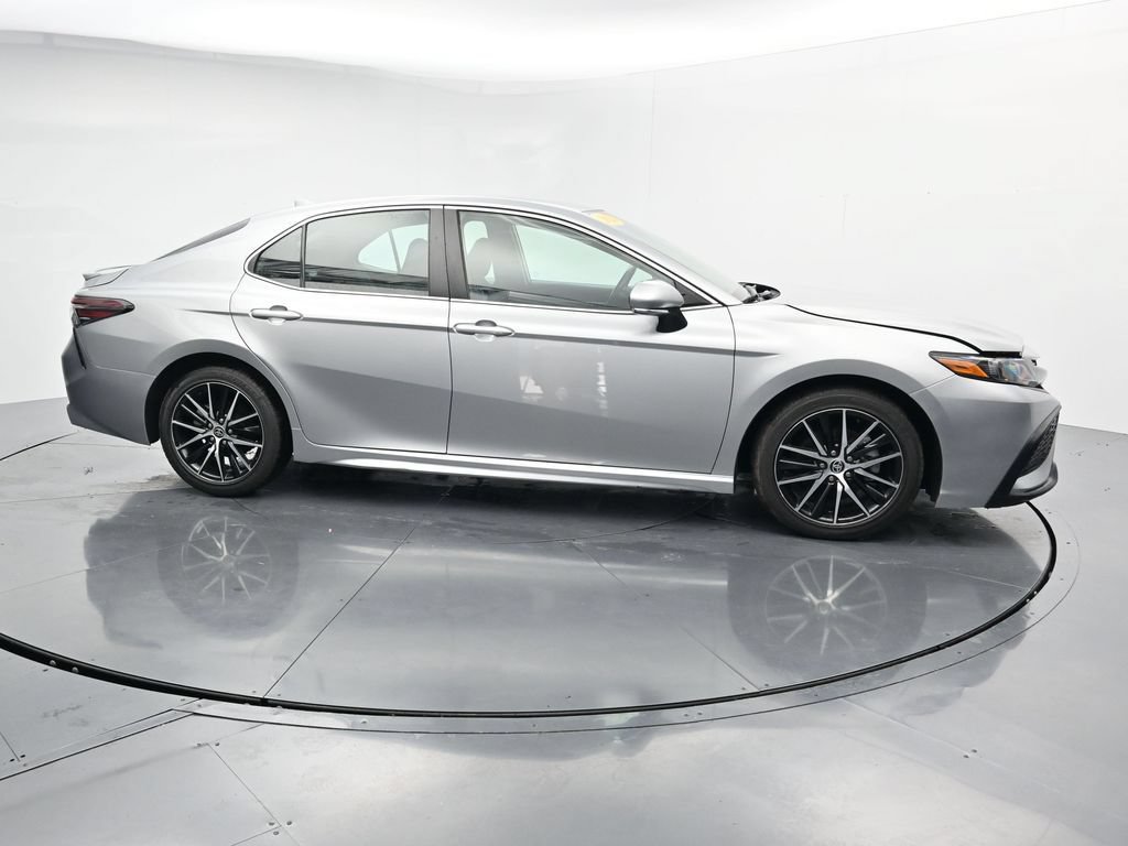 Used 2024 Toyota Camry SE FWD image 9