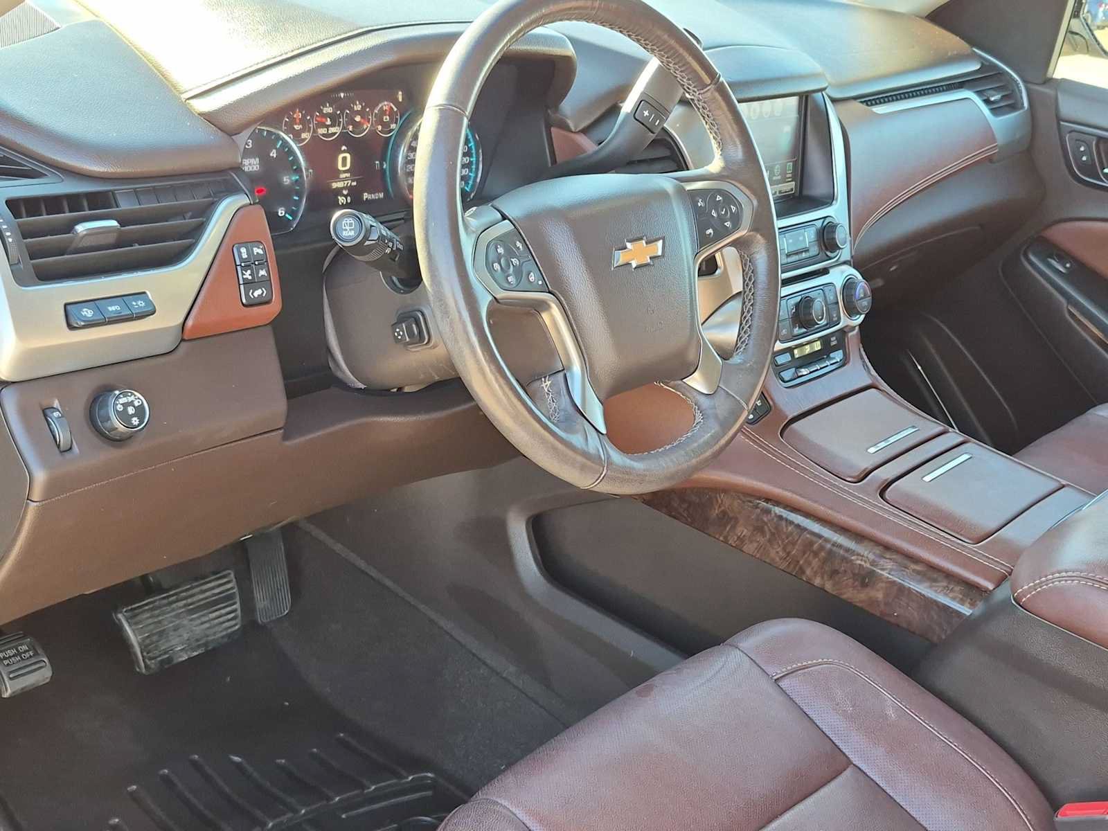 Used 2016 Chevrolet Suburban LTZ RWD image 10