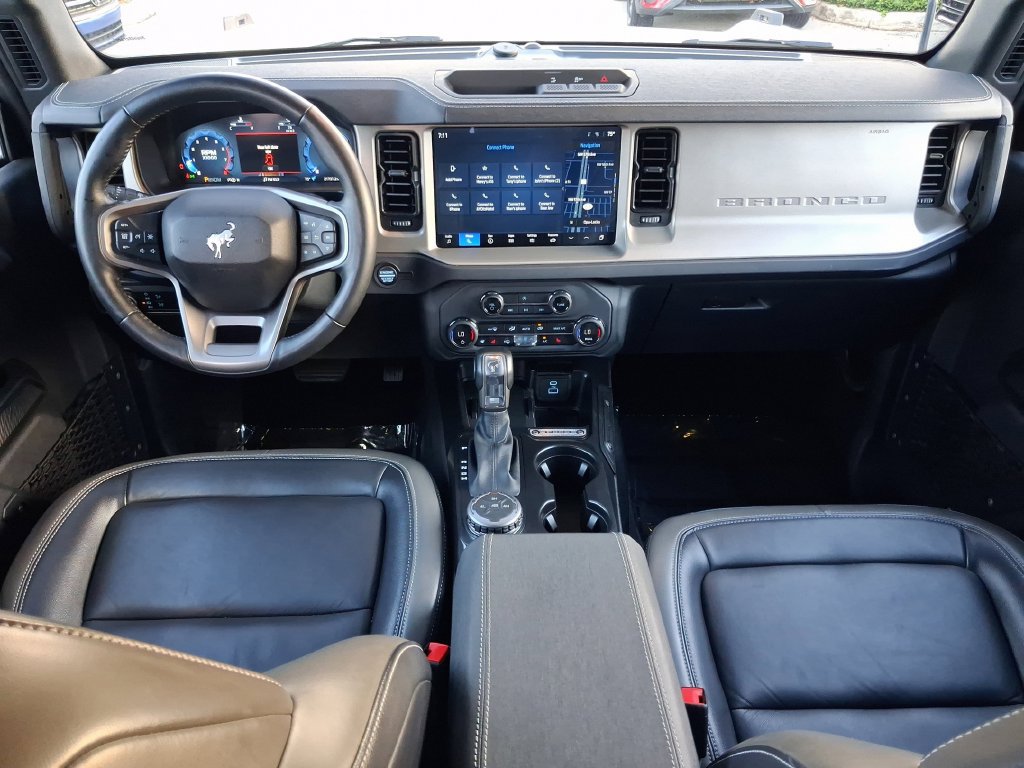 Used 2025 Ford Bronco Outer Banks AWD/4WD image 13