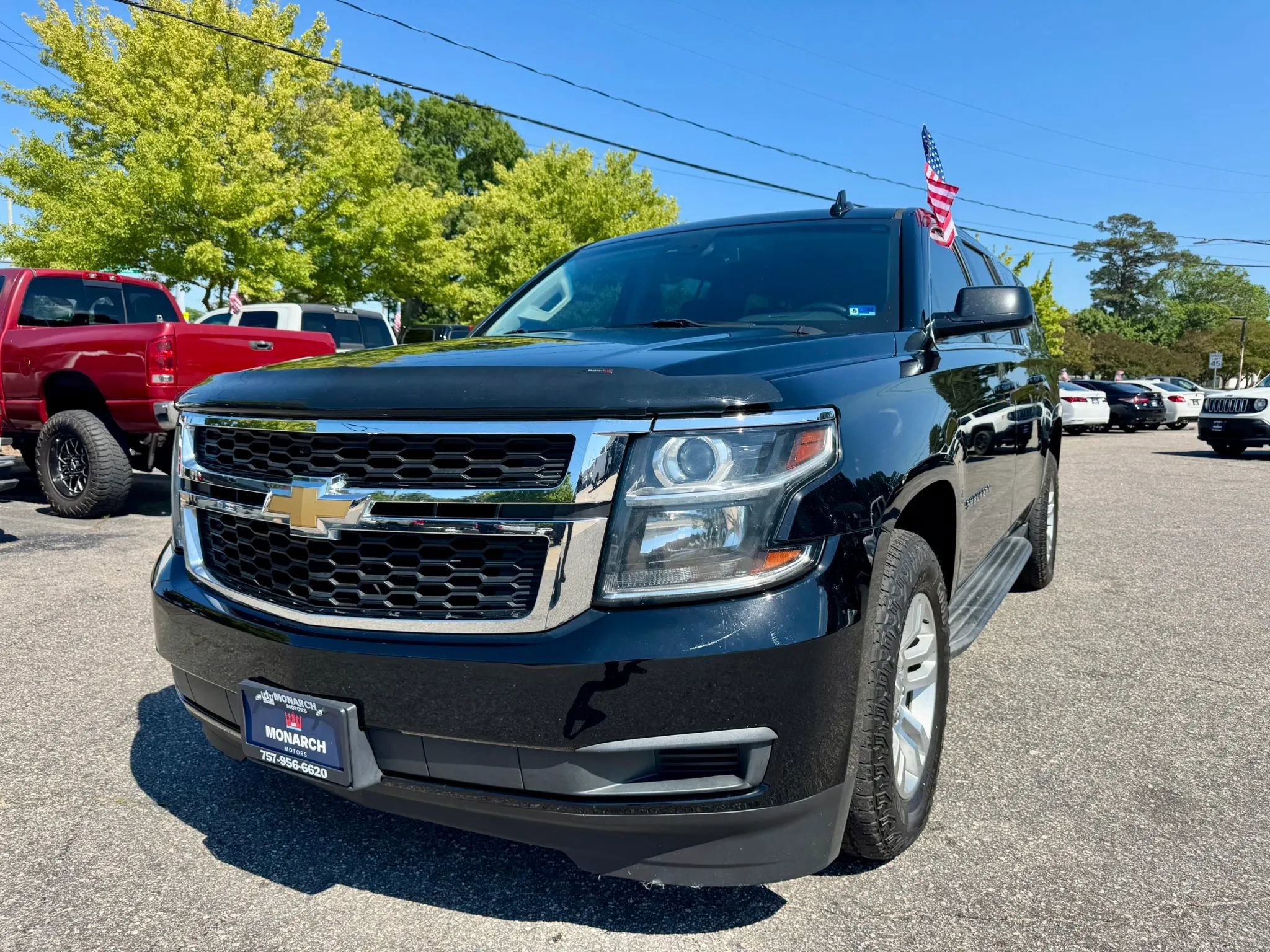 Used 2018 Chevrolet Suburban LT AWD/4WD image 1