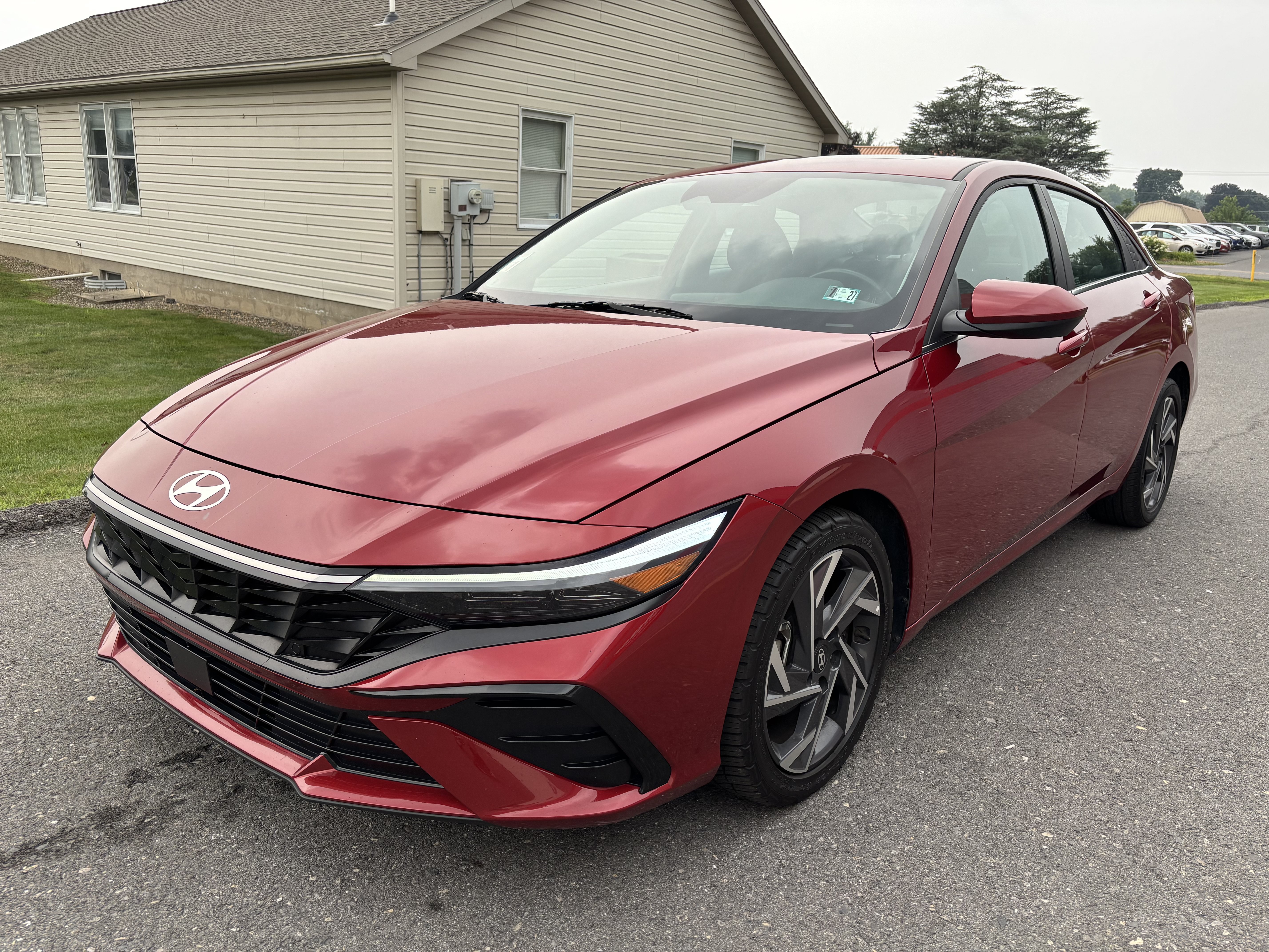 Used 2025 Hyundai Elantra SEL FWD image 8