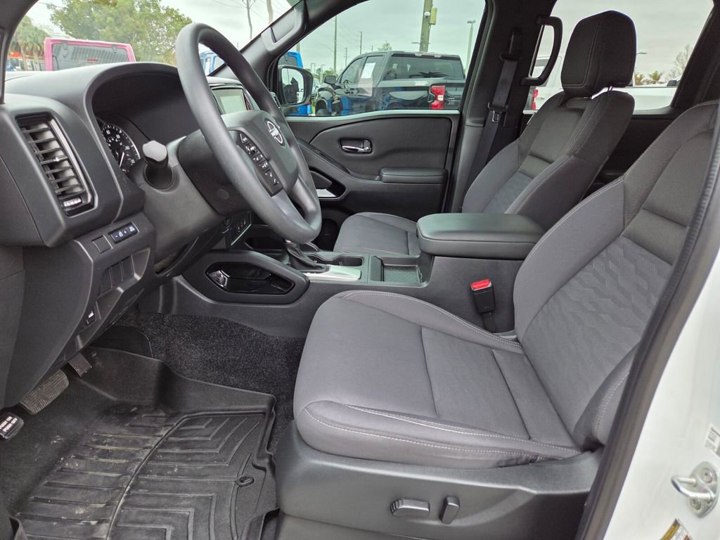 Used 2023 Nissan Frontier SV w/ Midnight Edition Package image 21