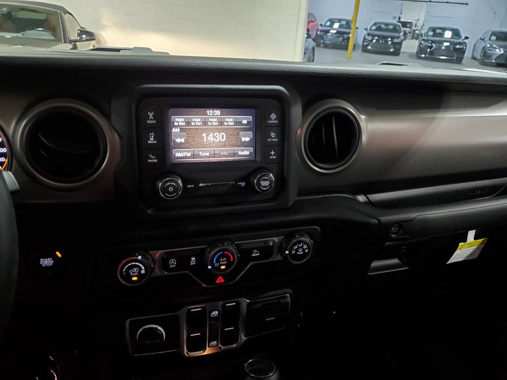 Used 2021 Jeep Gladiator Sport AWD/4WD image 26