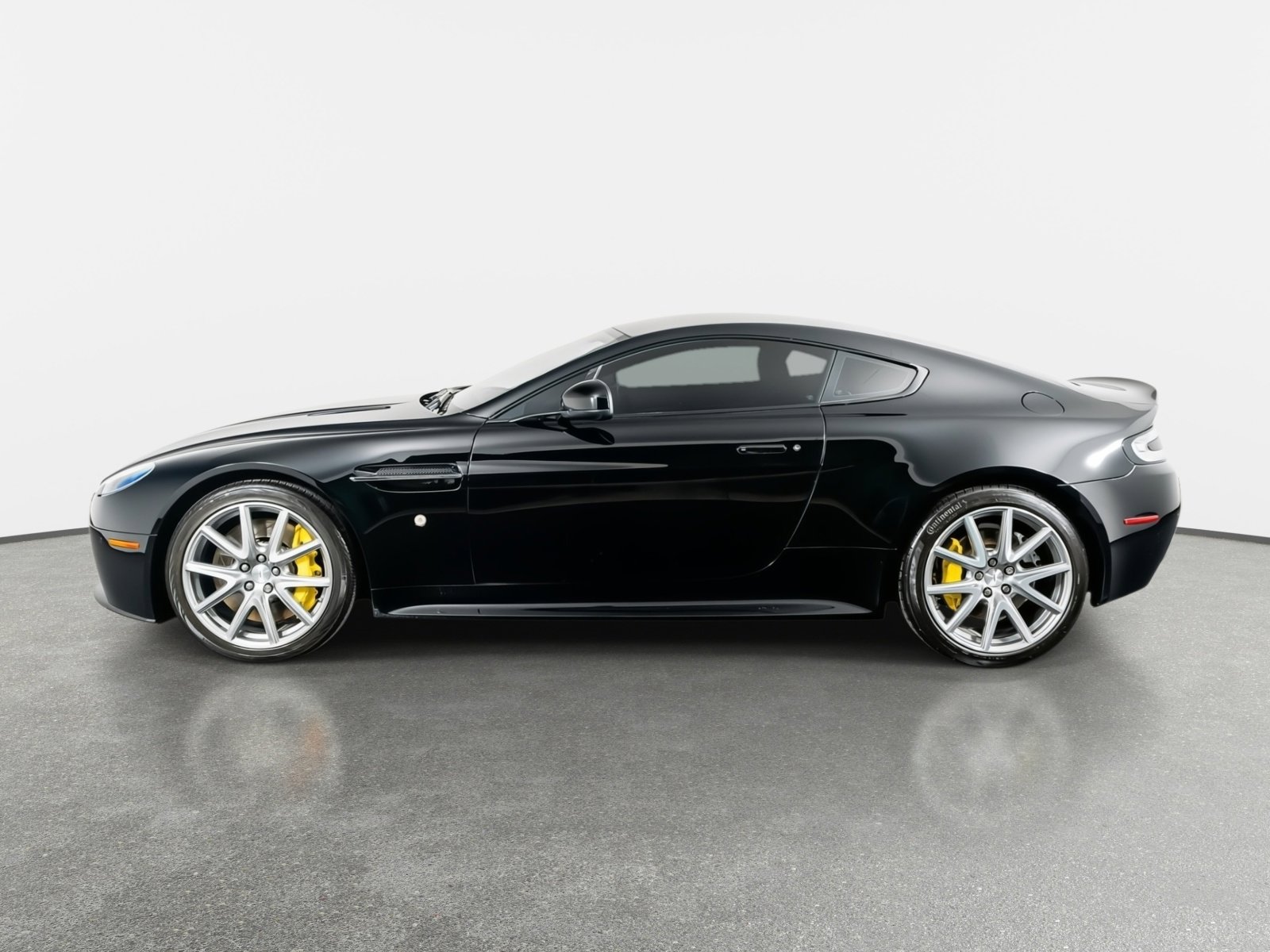 Used 2015 Aston Martin V8 Vantage GT image 15