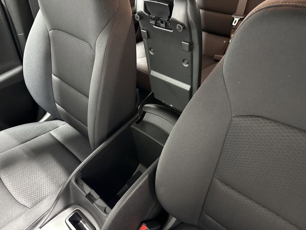 Used 2022 Chevrolet Malibu LS image 36