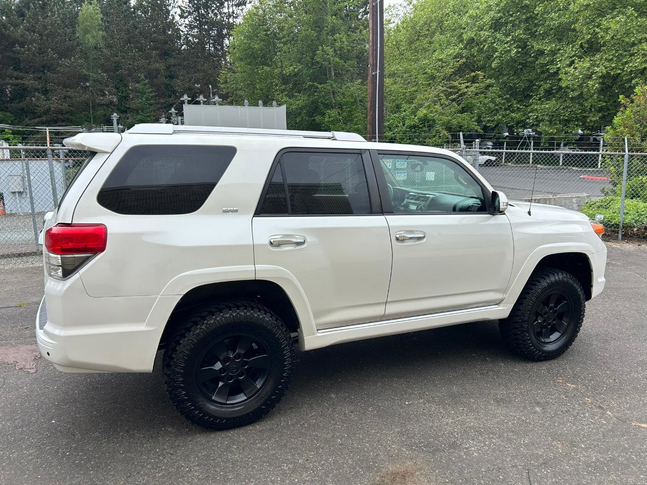 Used 2010 Toyota 4Runner SR5 AWD/4WD image 3
