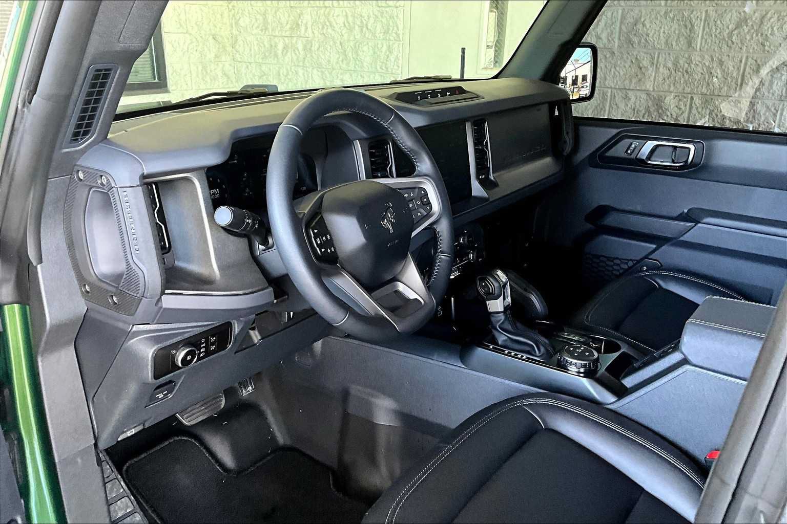 Used 2025 Ford Bronco Big Bend w/ Black Diamond Package AWD/4WD image 17