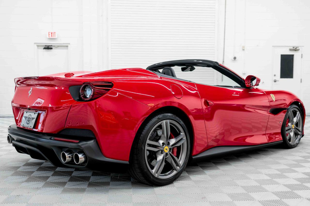 Used 2019 Ferrari Portofino RWD image 13