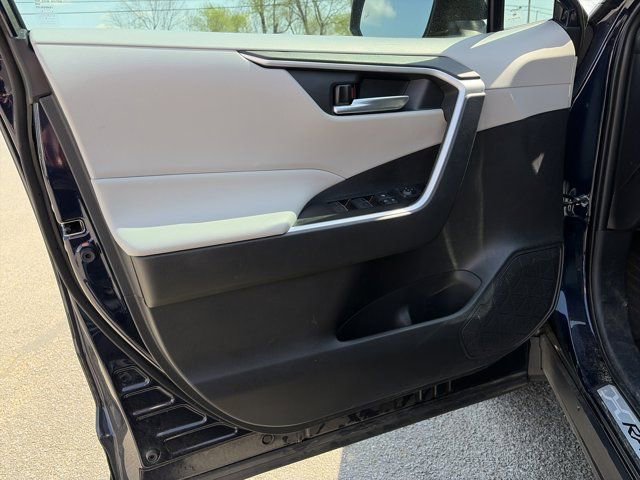 Used 2025 Toyota RAV4 XLE Premium image 14