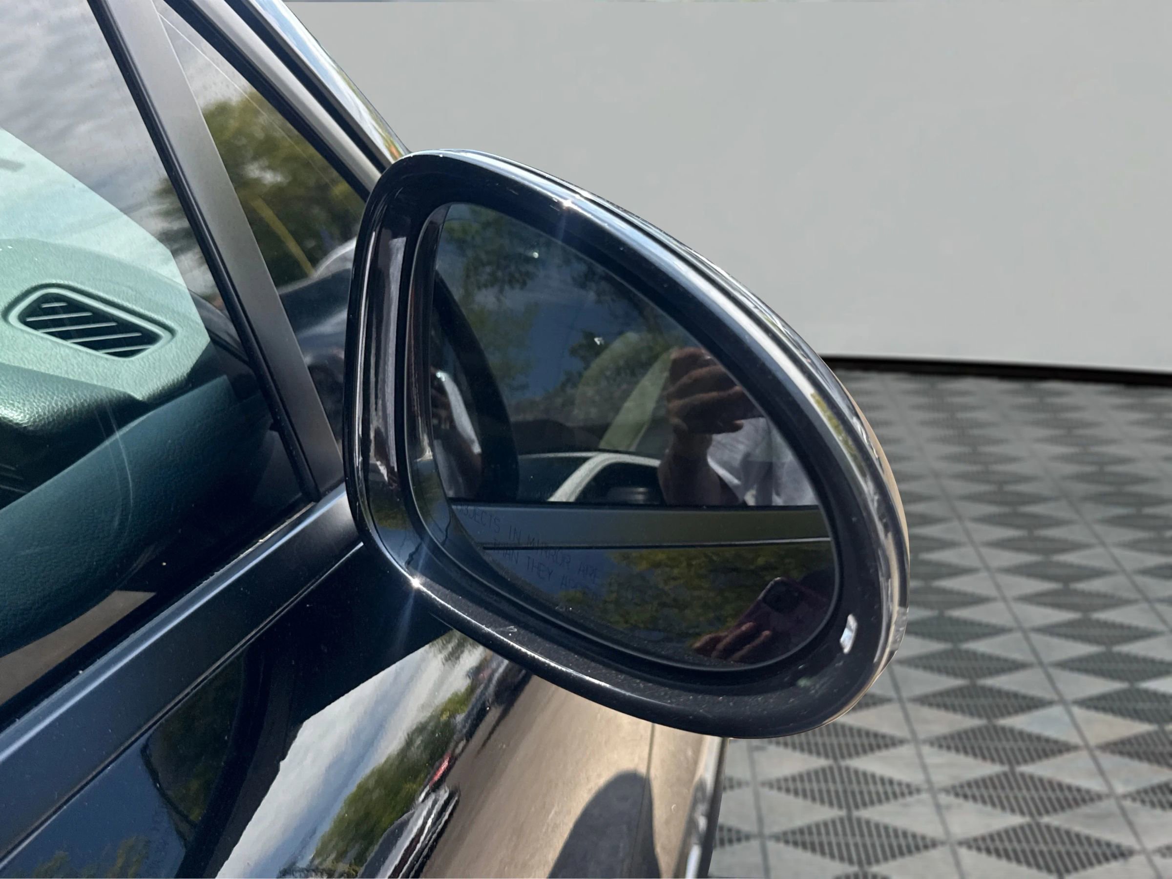 Used 2018 Porsche Macan Sport Edition AWD/4WD image 30