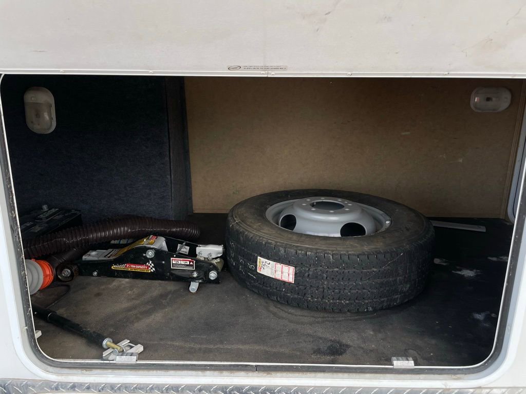 Used 2013 Ford E-450 and Econoline 450 Super Duty w/ Motorhome Prep Pkg RWD image 24