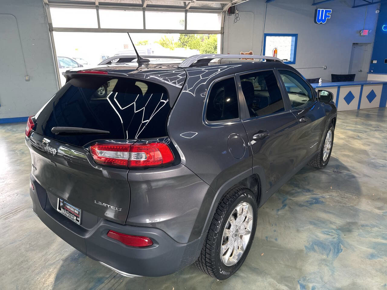 Used 2015 Jeep Cherokee Limited w/ Luxury Group image 11