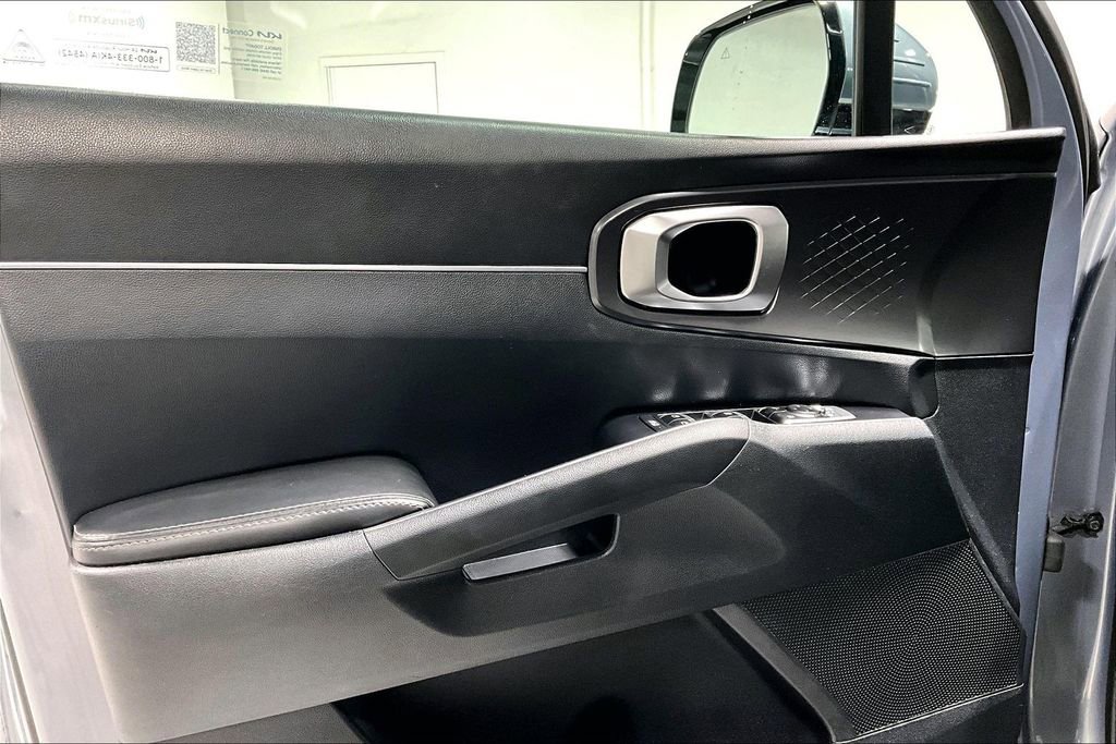 Used 2024 Kia Sorento S image 20