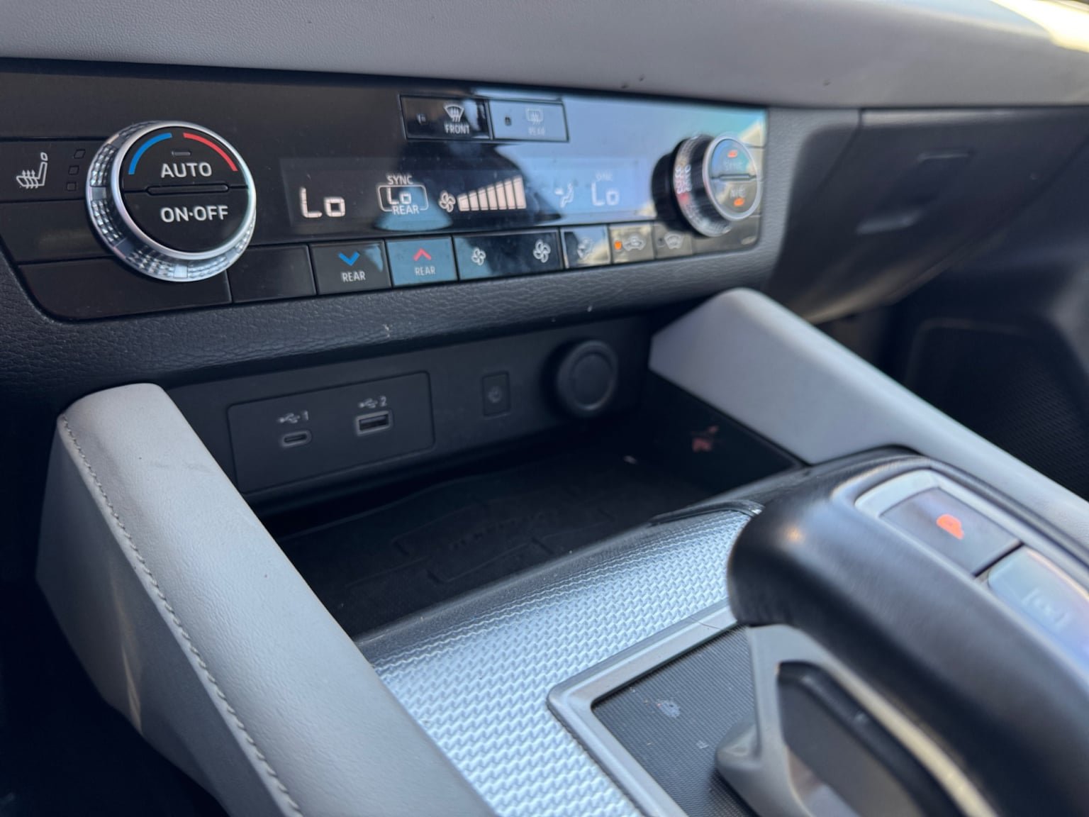 Used 2022 Mitsubishi Outlander SEL AWD/4WD image 25