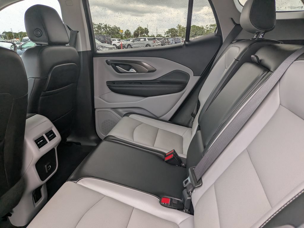 Used 2022 GMC Terrain SLT w/ Infotainment Package II FWD image 19