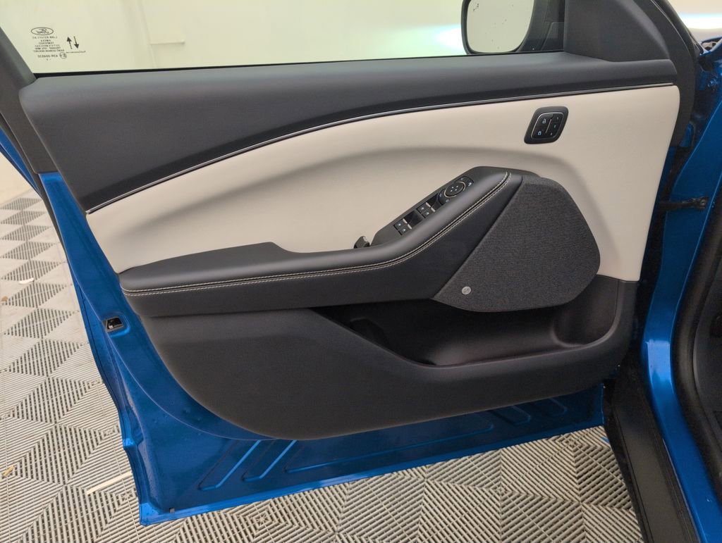 Certified 2025 Ford Mustang Mach-E Premium image 38