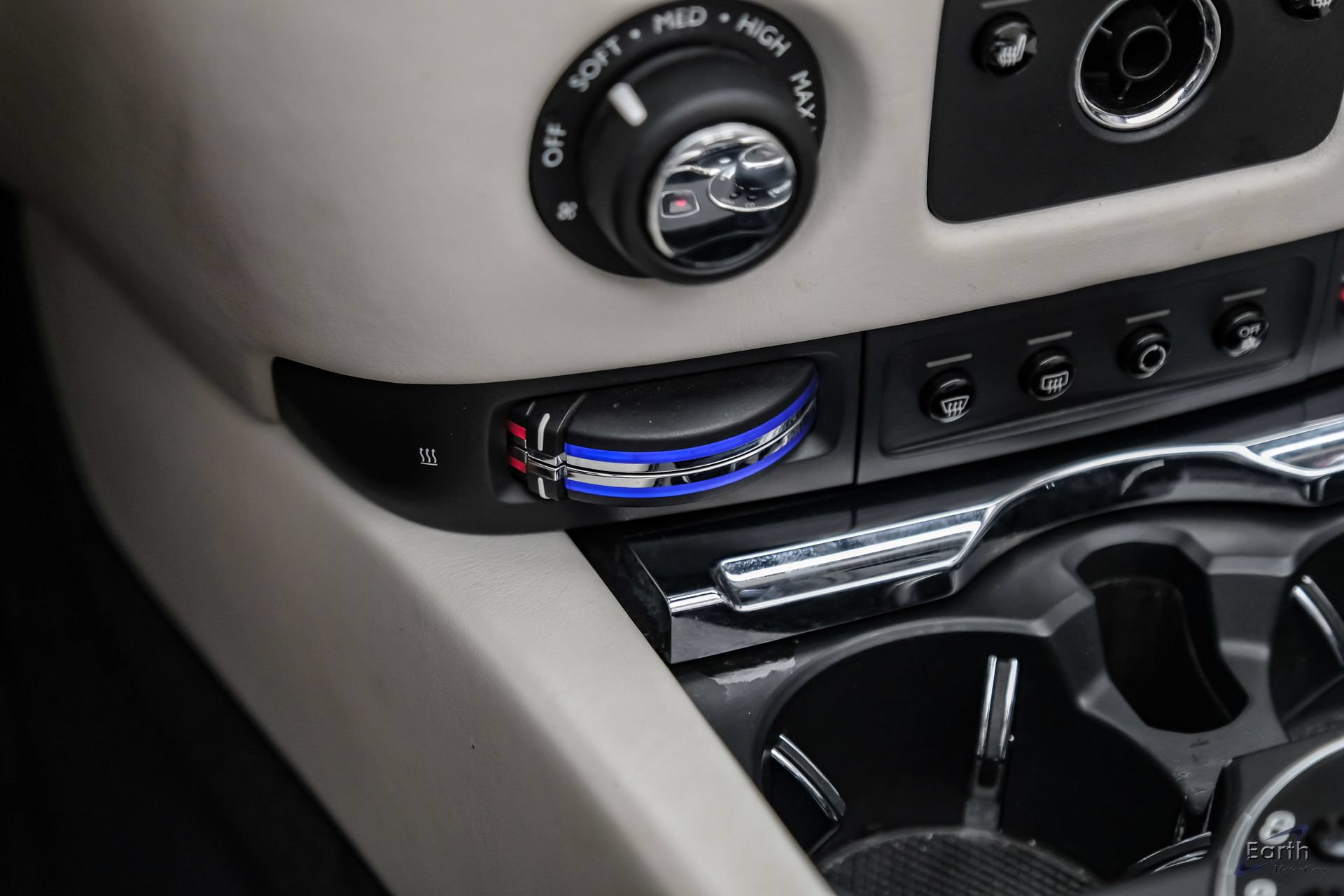 Used 2017 Rolls-Royce Dawn RWD image 78