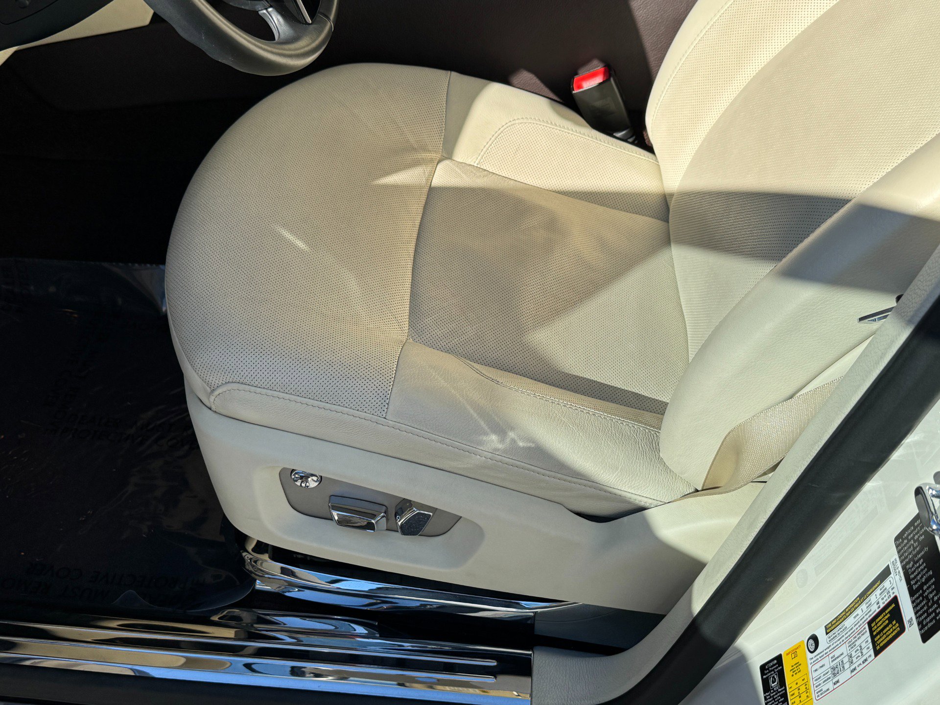 Used 2013 Rolls-Royce Ghost image 31