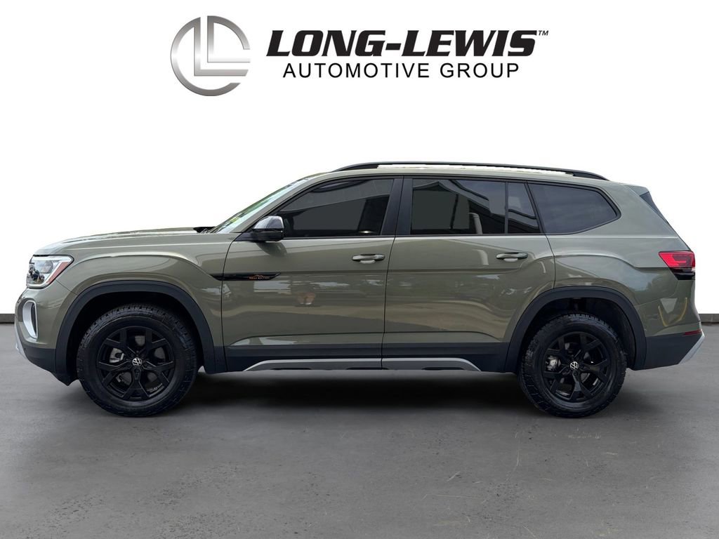 Certified 2025 Volkswagen Atlas Peak Edition SE AWD/4WD image 2