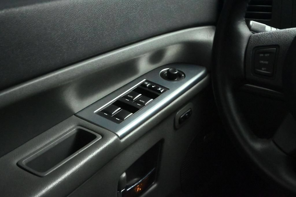 Used 2007 Jeep Grand Cherokee SRT8 w/ SRT Option Group I AWD/4WD image 41