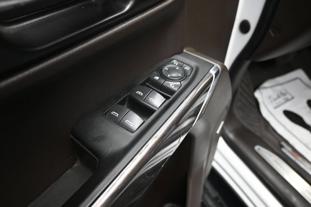 Used 2022 Chevrolet Silverado 1500 LTZ w/ LTZ Convenience Package II AWD/4WD image 12