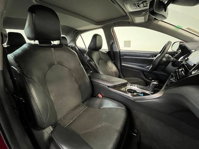 Used 2021 Toyota Camry XLE w/ Navigation Upgrade Package FWD image 9