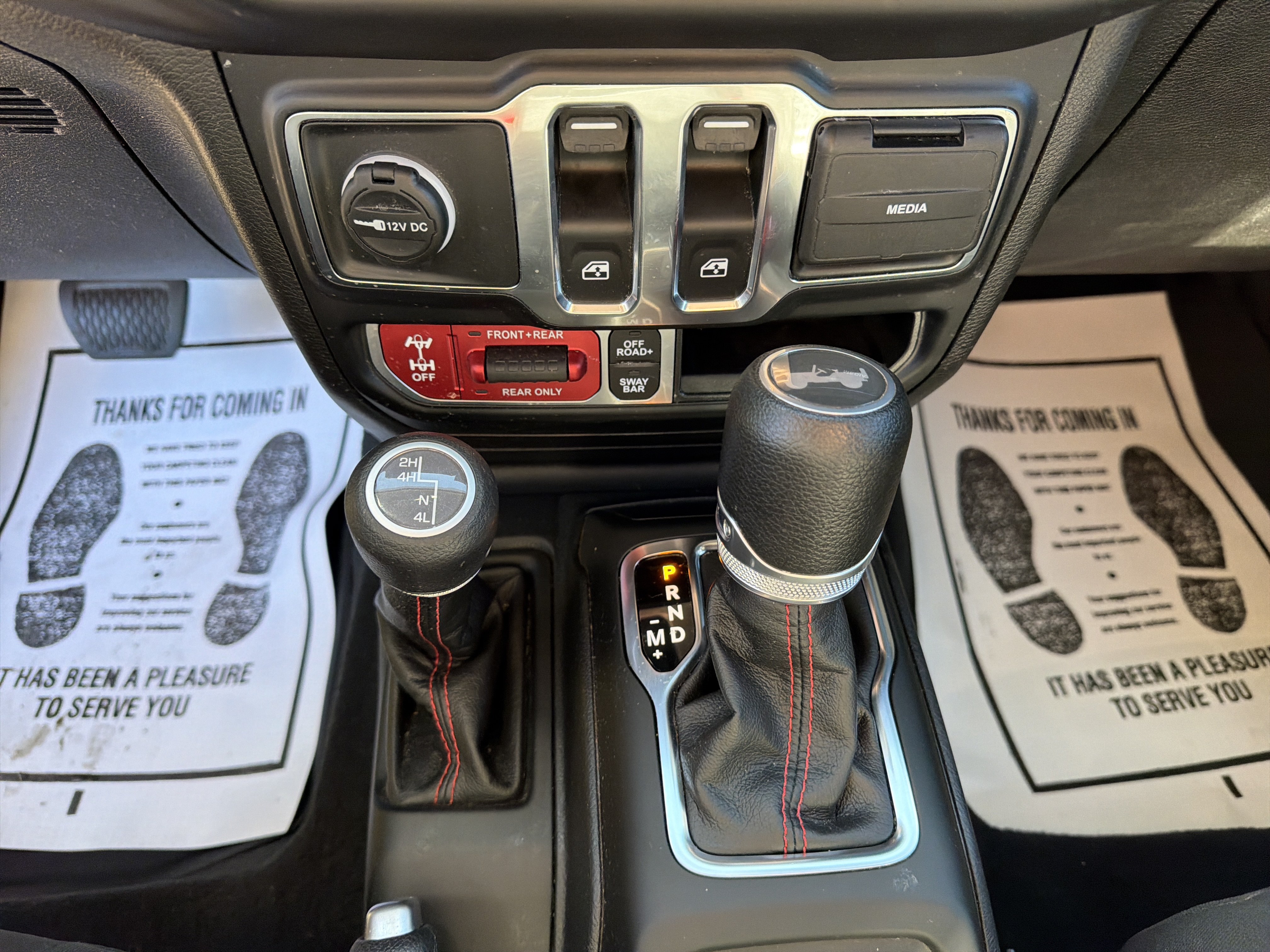 Used 2023 Jeep Wrangler Rubicon w/ LED Lighting Group AWD/4WD image 18
