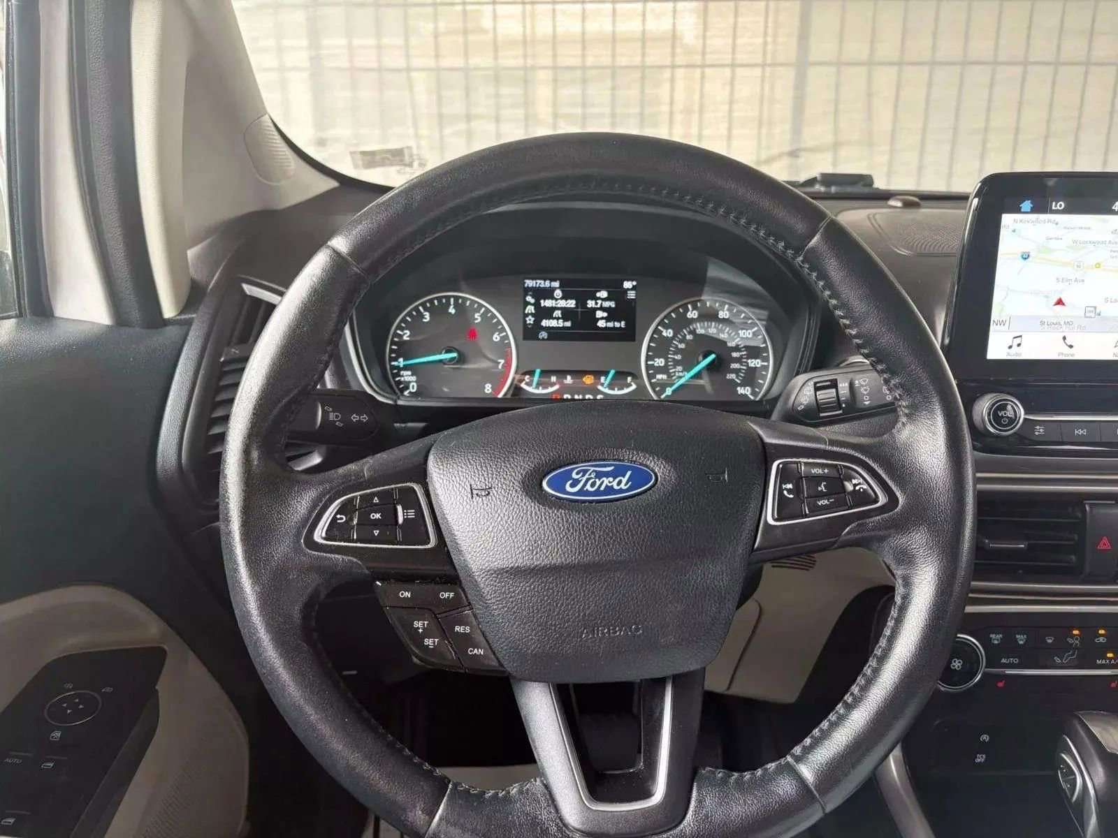 Used 2018 Ford EcoSport SE w/ SE Convenience Package image 4