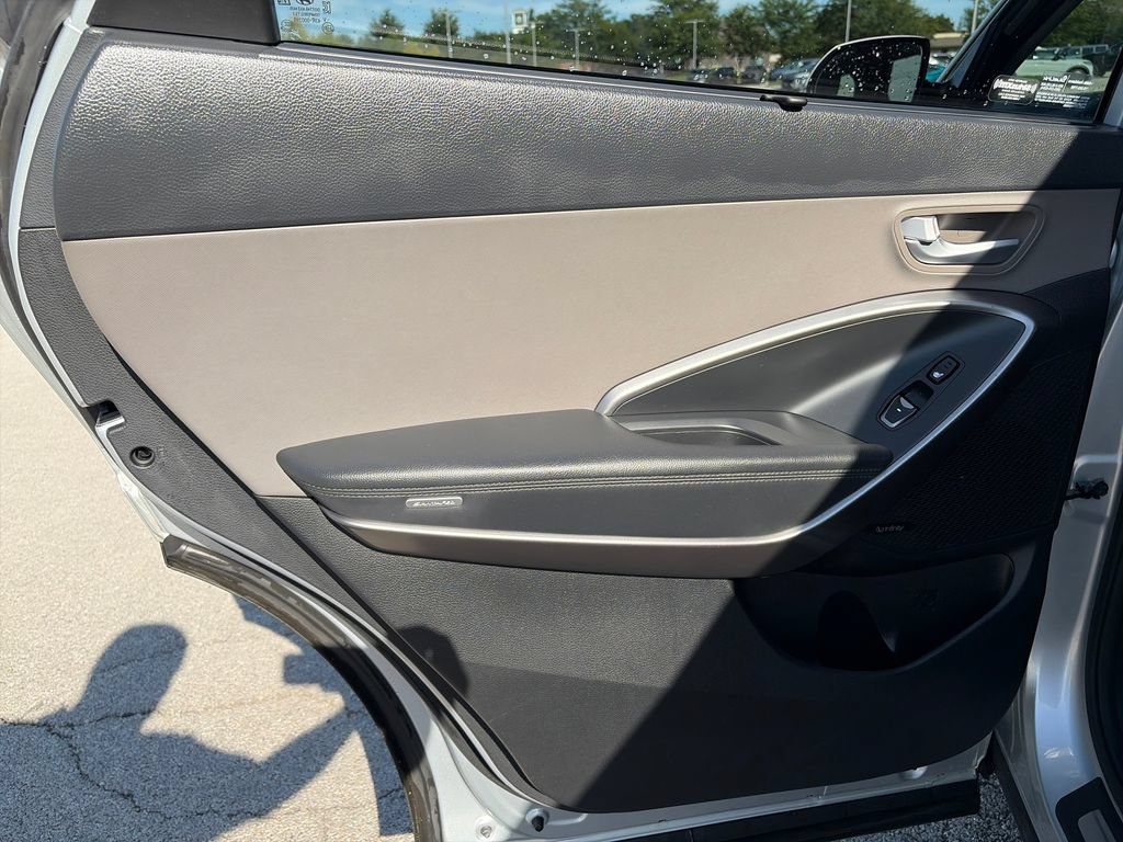 Used 2017 Hyundai Santa Fe AWD image 28
