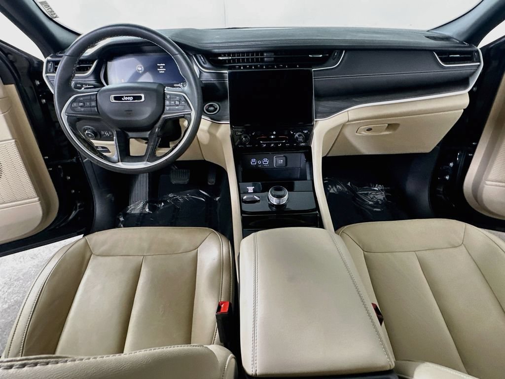 Used 2023 Jeep Grand Cherokee Limited AWD/4WD image 18