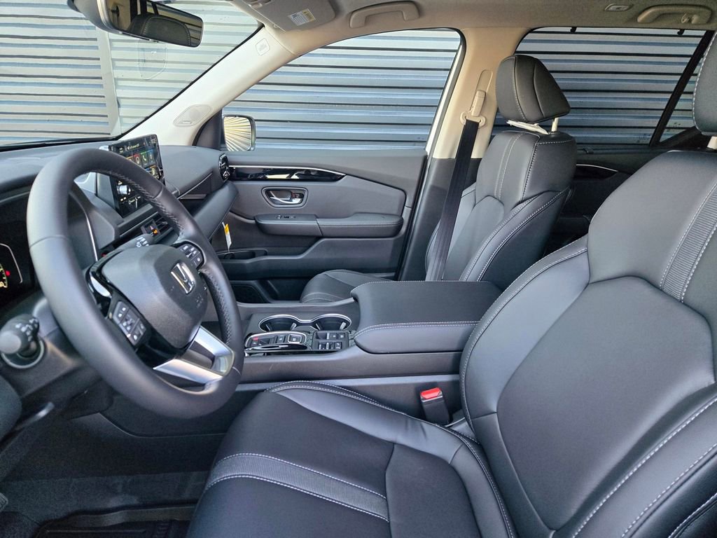 New 2025 Honda Pilot Touring image 26