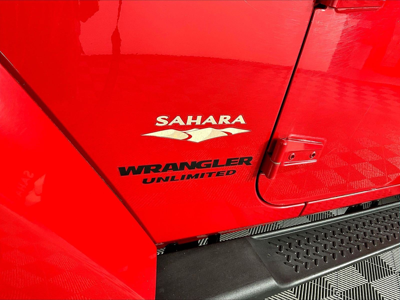 Used 2014 Jeep Wrangler Unlimited Sahara w/ Connectivity Group AWD/4WD image 23