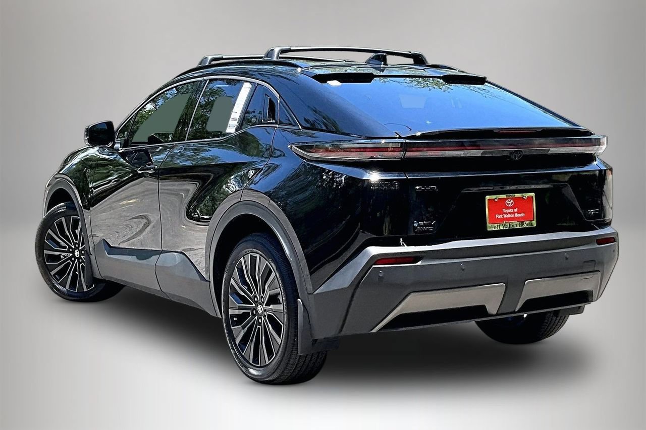 Used 2026 Toyota C-HR AWD/4WD image 4