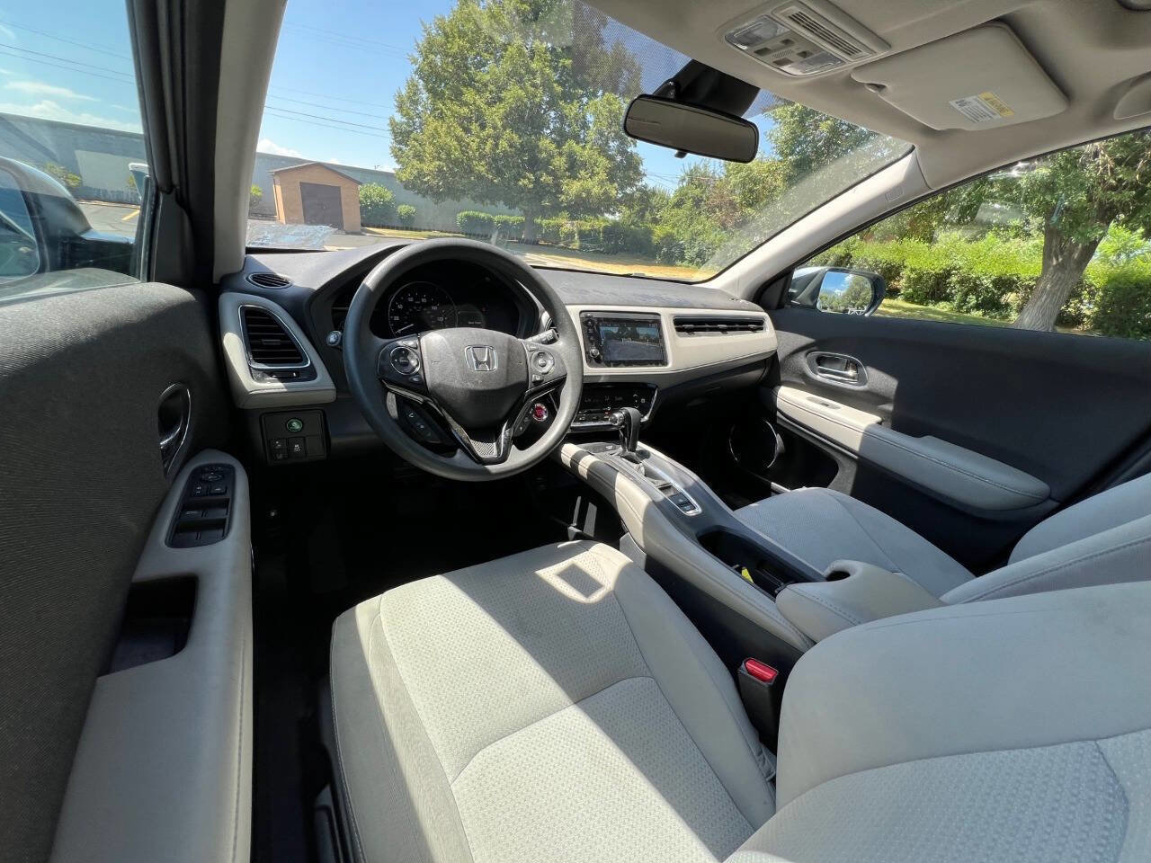 Used 2022 Honda HR-V EX image 9